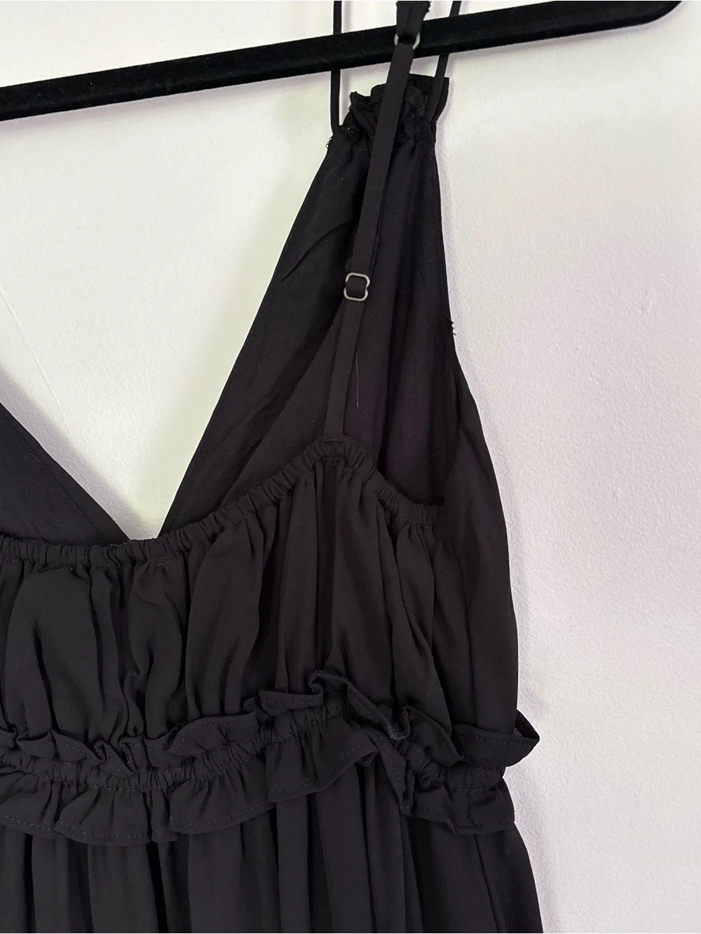Abercrombie & Fitch Floaty Femme Black Vneck Tiered Maxi Dress Size Small N59